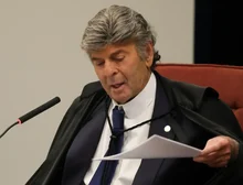 AO VIVO: STF retoma julgamento de Bolsonaro após intervalo; Fux prossegue voto