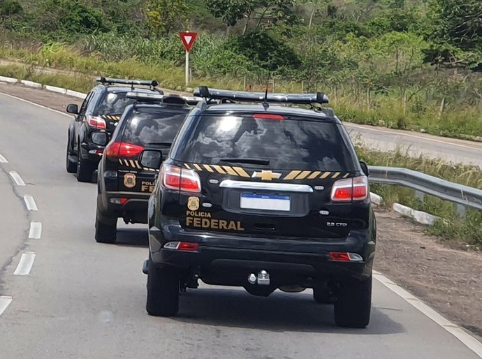 PF prende dois suspeitos de envolvimento com o tráfico de drogas