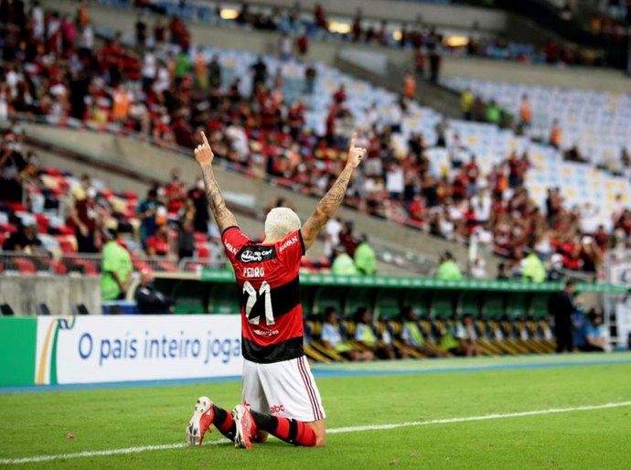 Prefeitura do Rio libera público nos estádios com metade da ocupação