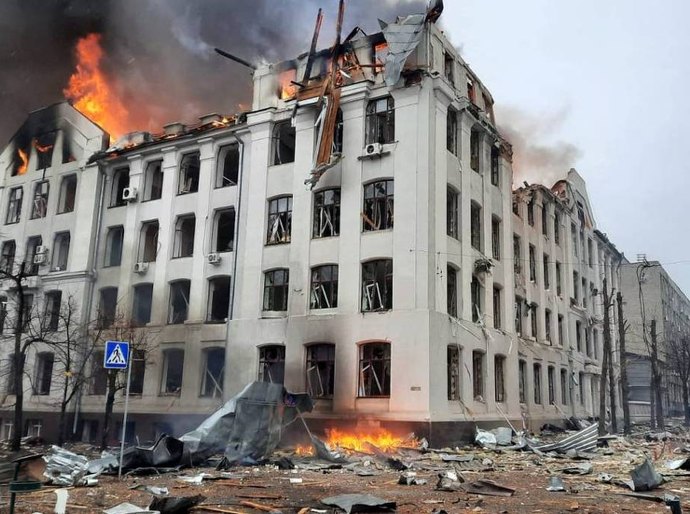 Rússia bombardeia 2ª maior cidade da Ucrânia e mata 3; prefeito cita ataque 'mais poderoso' da guerra