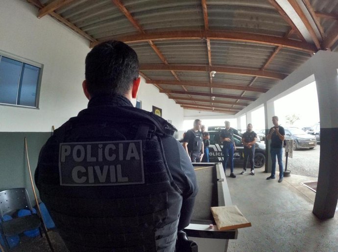 Polícia Civil cumpre buscas contra integrantes de facção investigados por homicídios em Peixoto de Azevedo