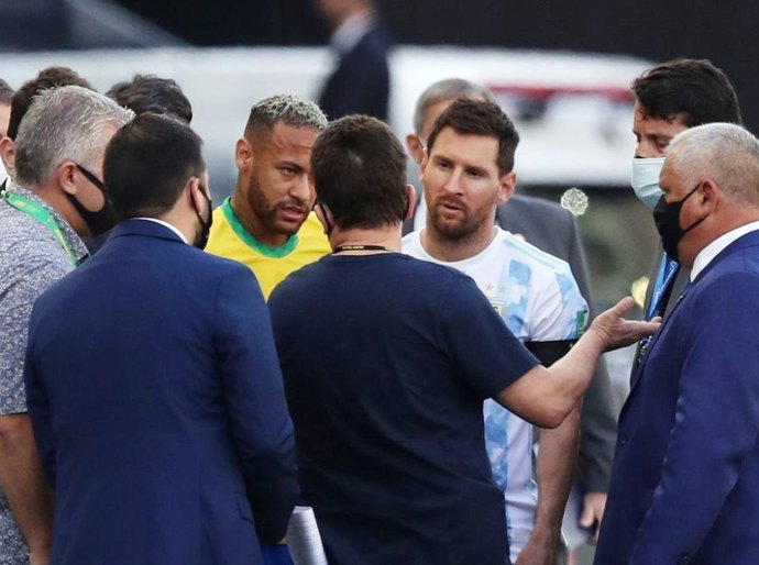 Anvisa paralisa jogo entre Brasil e Argentina; jogo é encerrado