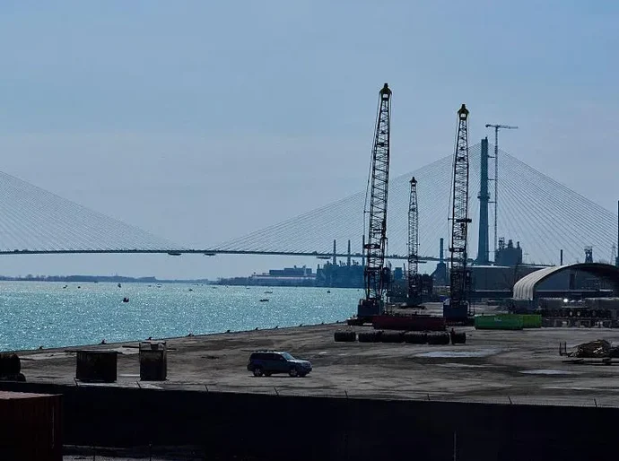 Trump ameaça bloquear a abertura da ponte EUA-Canadá