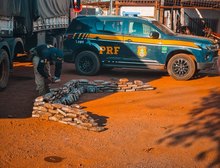 PRF apreende carga de cocaína escondida em pneus de carreta em Várzea Grande