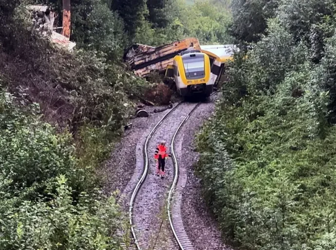 Trem descarrila na Alemanha: o que se sabe sobre acidente que deixou mortos e feridos