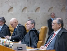 Os recados de Mendonça a Moraes e Dino ao ordenar apuração no caso Lulinha