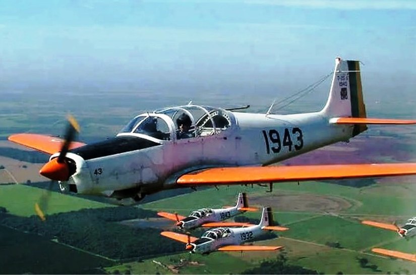 Avião da FAB perde sinal em SC; bombeiros fazem buscas