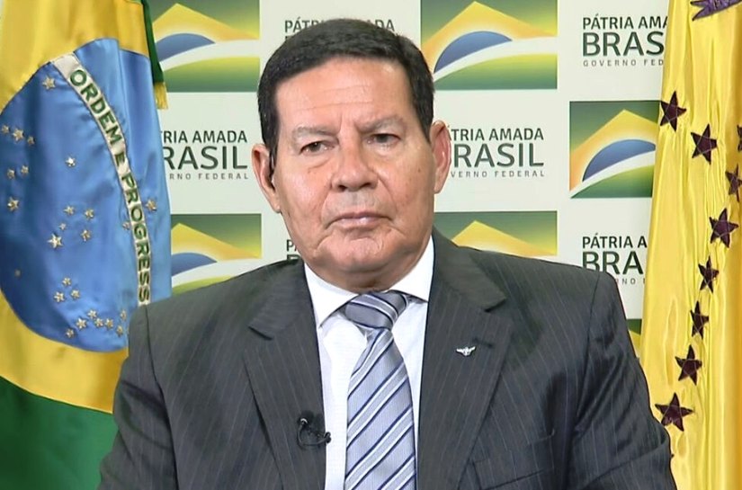 Bolsonaro e Forças Armadas não anseiam ruptura institucional, diz Mourão