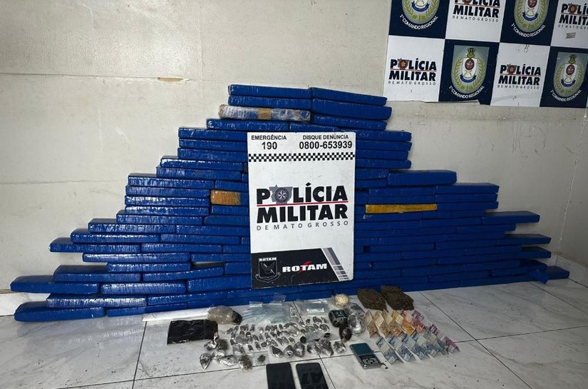 Rotam apreende 104 tabletes de maconha e prende dupla em flagrante por tráfico de drogas