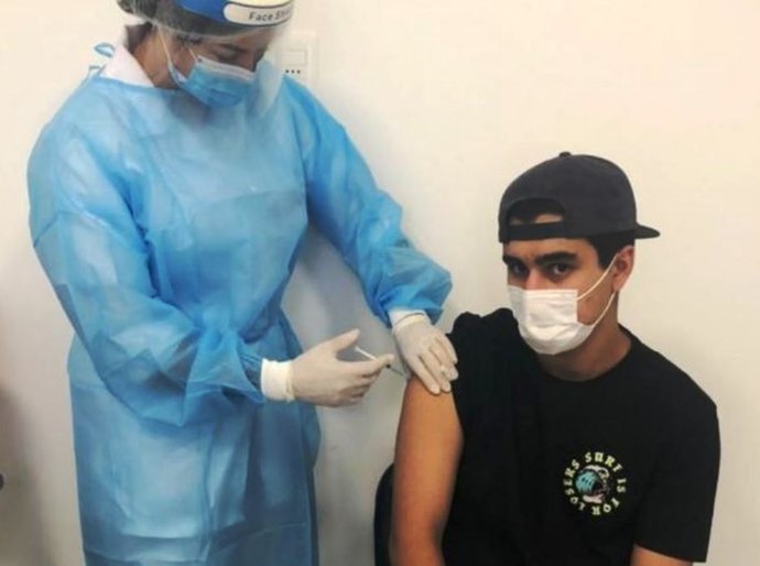 Jovens cruzam fronteira com Uruguai por vacina contra covid-19: 'No Brasil, ia demorar muito'