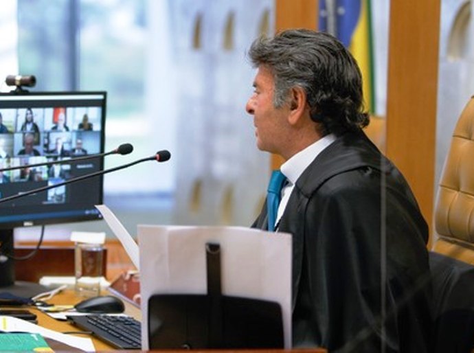 Por 9 a 2, STF decide que estados e municípios podem restringir cultos e missas na pandemia