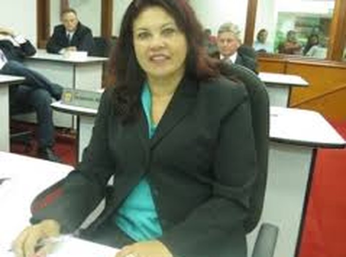 MP vai investigar Mirian Pinheiro, prima de Emanuel, por exigir que servidores vão para a rua pedir votos ao prefeito