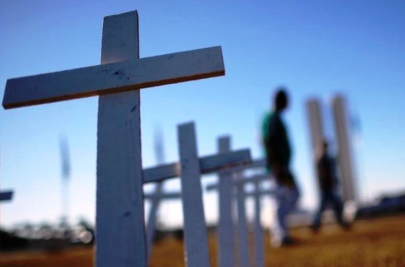 Brasil registra 745 mortes por covid-19 nas últimas 24h e total passa de 534 mil