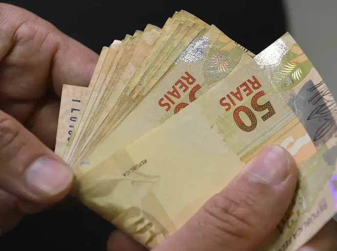 IR zero para quem ganha até R$ 5 mil vale a partir deste mês