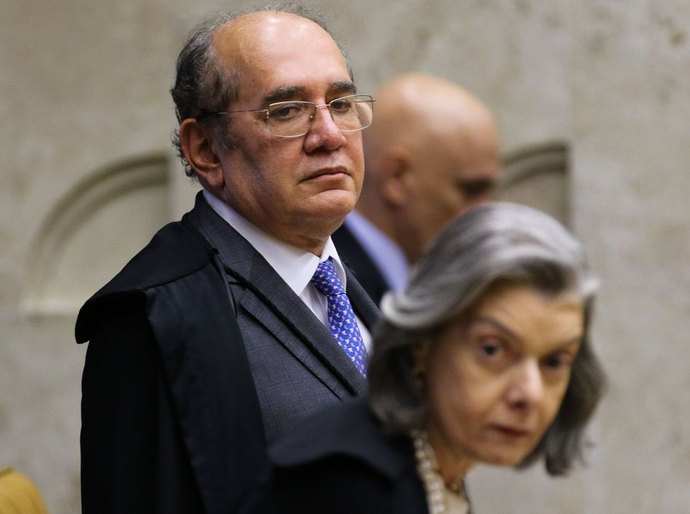 Gilmar Mendes anula arquivamento de ação contra Bolsonaro