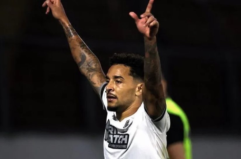 Botafogo vence, mantém a liderança e complica a situação do RB Bragantino no Brasileiro