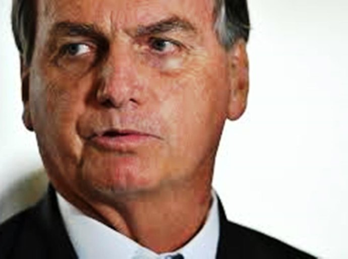Bolsonaro vai ouvir ministros antes de mudanças em MP das vacinas