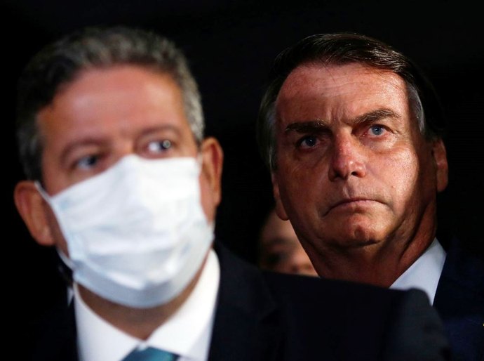 Câmara vota auxílio de 250 reais, mas entidades pedem aumento de valor “por questão humanitária”