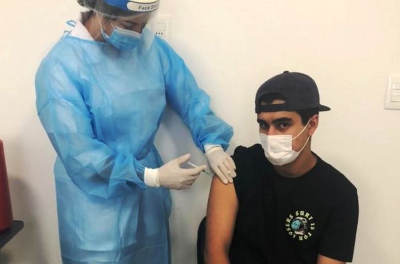 Jovens cruzam fronteira com Uruguai por vacina contra covid-19: 'No Brasil, ia demorar muito'