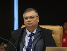 Dino pede que Câmara explique viagem de Mário Frias ao exterior