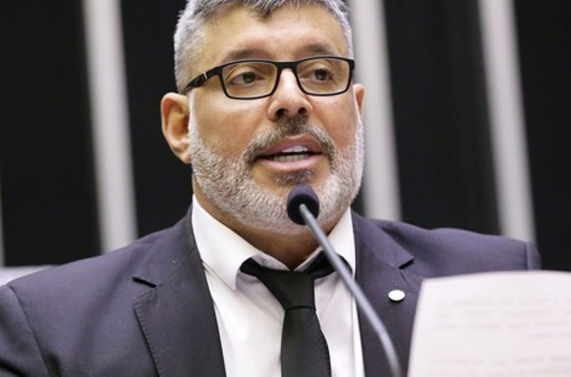 Frota depõe à PF e aponta relação direta de Eduardo Bolsonaro com difusão de fake news
