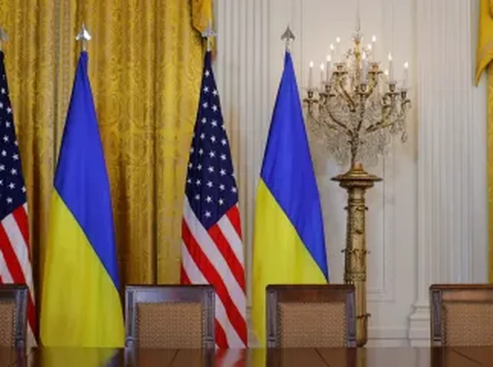 Acordo de minerais: EUA e Ucrânia assinam documentos