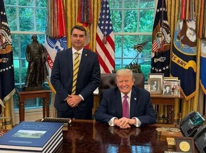 Flávio diz que pediu que Trump classifique PCC e CV como grupos terroristas