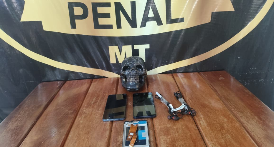 Policiais penais apreendem materiais lançados por drone na Mata Grande
