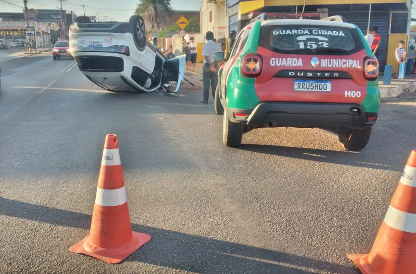 Motorista bêbado da Agrex atropela idoso, capota carro e é liberado após pagar fiança em Várzea Grande
