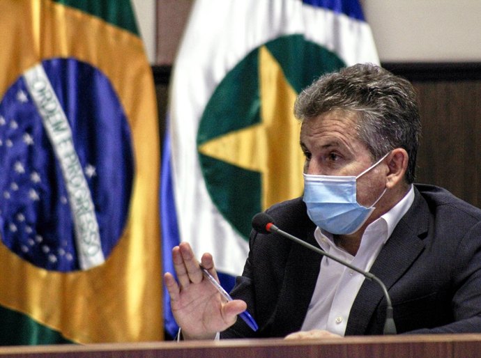 Mauro Mendes compra lotes de “kit-covid” para distribuir aos 141 municípios