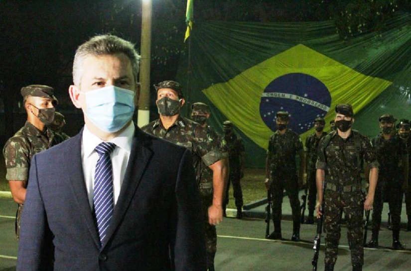 Mauro Mendes secretários e coronéis recebem honraria do Exército Brasileiro