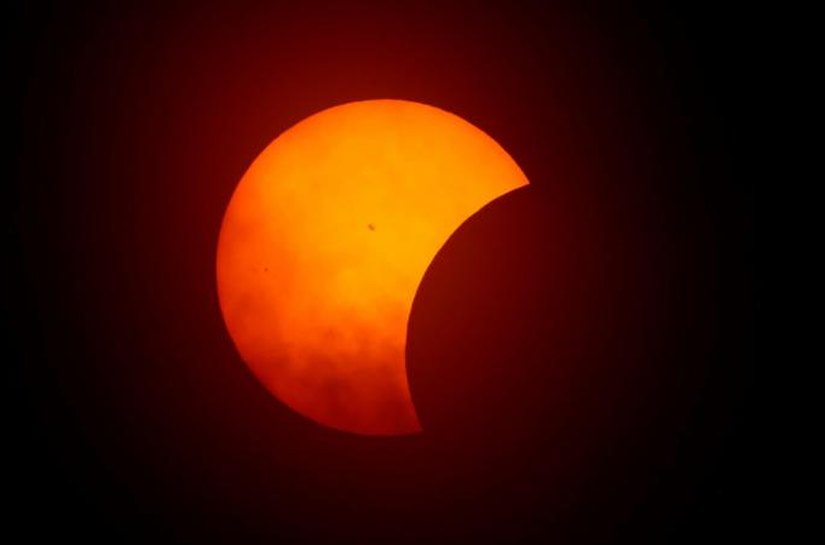 As fascinantes imagens do eclipse solar total na América do Norte