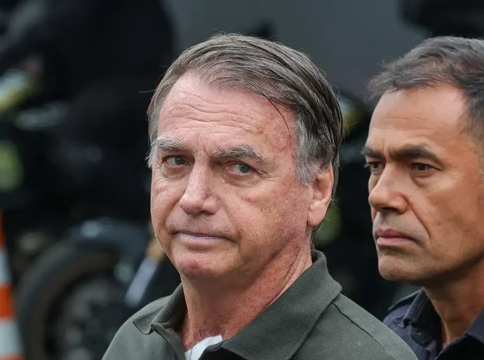 Moraes autoriza Bolsonaro a fazer exames no hospital após sofrer queda