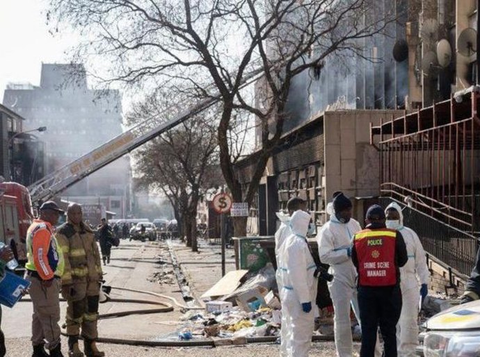 O que são os prédios 'sequestrados' como o de incêndio que matou dezenas de imigrantes na África do Sul