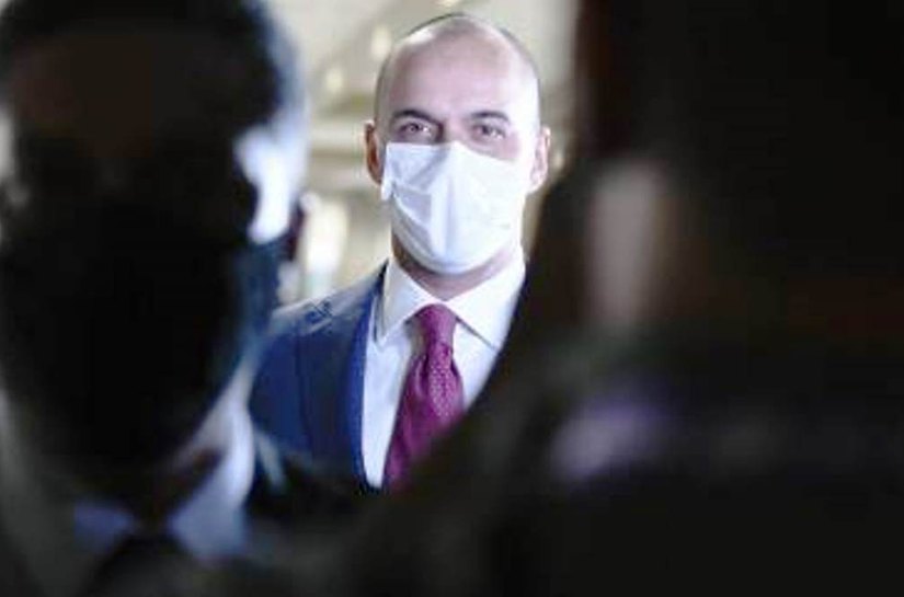 CPI da Covid: Não houve teste de remédio ineficaz, diz diretor da Prevent Senior