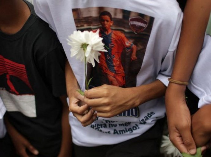 Por que envolvimento de policiais em mortes e megachacinas cresce no RJ