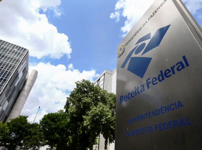 Receita abre amanhã consulta ao lote residual de restituição do IRPF