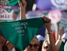 Manifestantes protestam contra PL do Aborto no Rio e em São Paulo