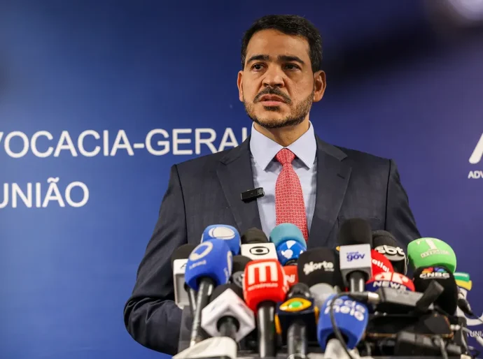 Reunião de Messias com frente evangélica enfrenta resistência, afirma Viana