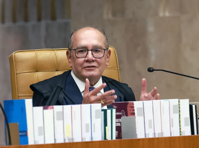 Gilmar Mendes nega pedido de prisão domiciliar para Bolsonaro