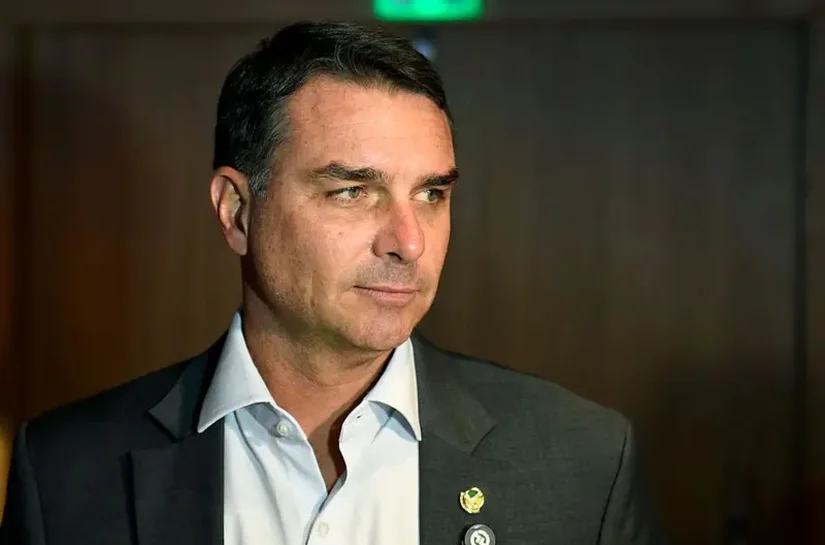 O pedido de desculpas de Flávio Bolsonaro após vídeo de Michelle