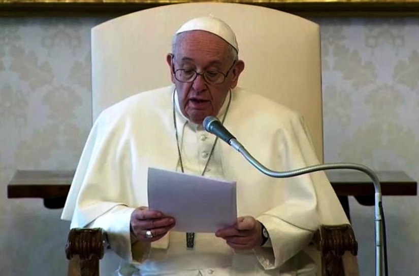 Papa Francisco anuncia corte de 10% nos salários de cardeais