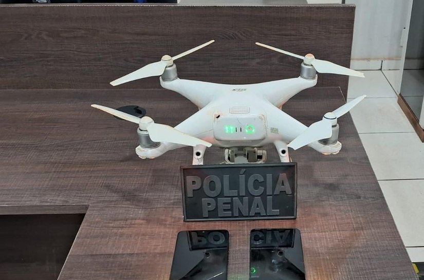 Polícia penal abate drone que sobrevoava penitenciária e apreende celulares