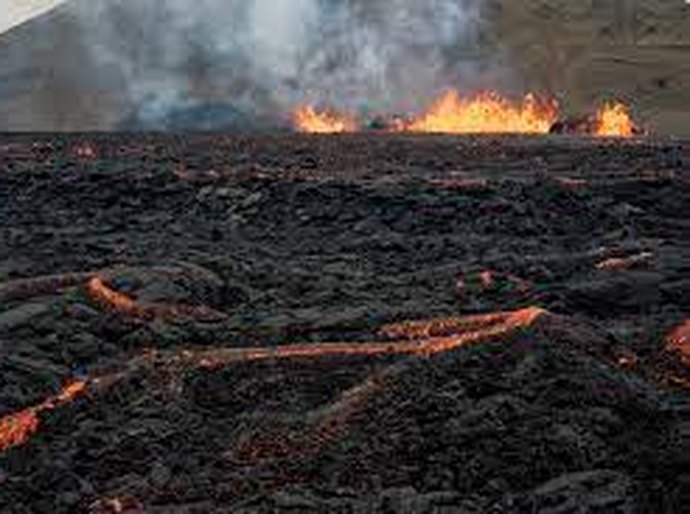 Na Islândia, mais de mil tremores de terra em um dia alertam para possível erupção vulcância; resort em lagoa de águas termais suspende atividade