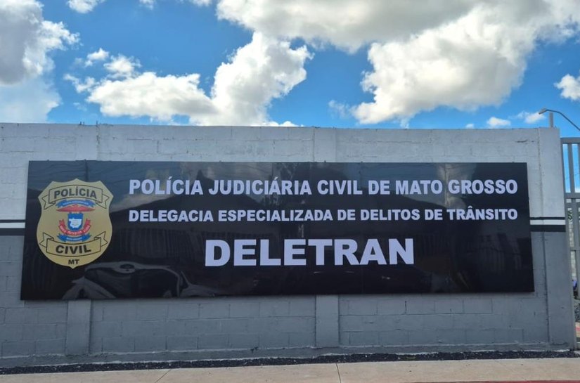 Polícia Civil indicia motorista que destruiu deck em restaurante por dano, tentativa de homicídio e omissão de socorro