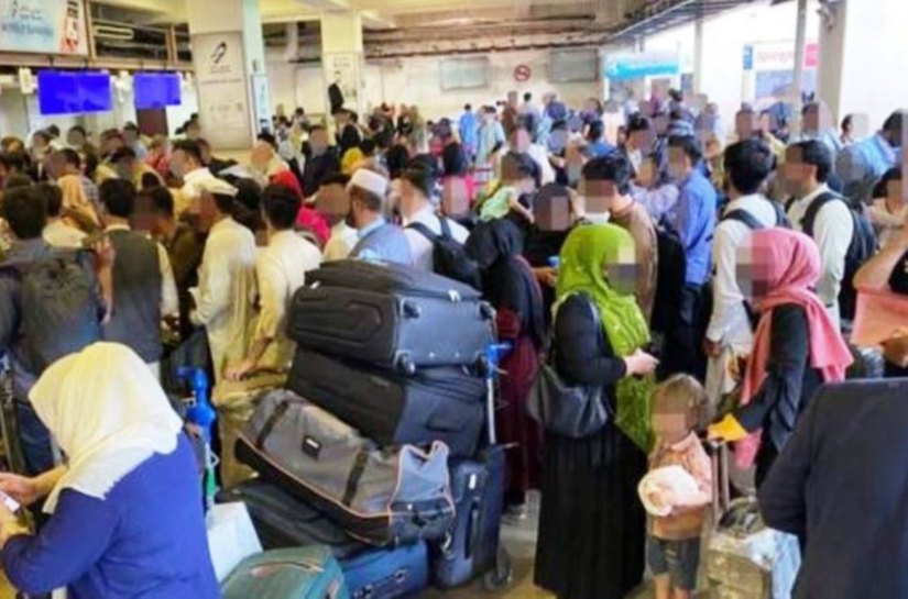 Afeganistão: as imagens que mostram o caos e o desespero dos afegãos após a entrada do Talebã em Cabul