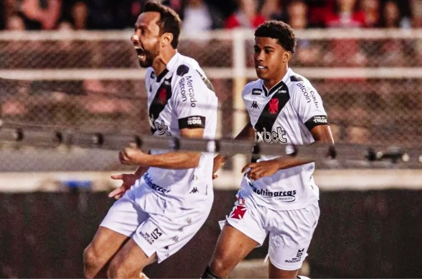 Vasco vence Ituano e retorna para a Série A do Campeonato Brasileiro