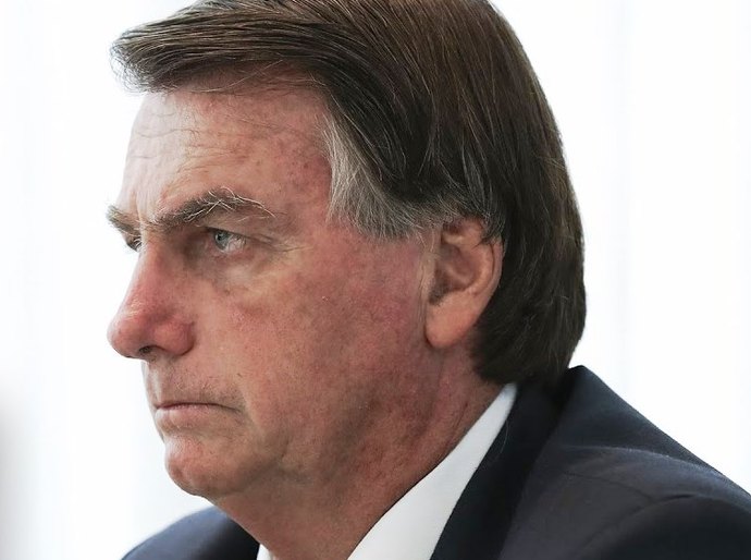 Governo continua estimulando que empresários comprem vacina, diz Bolsonaro à CNN