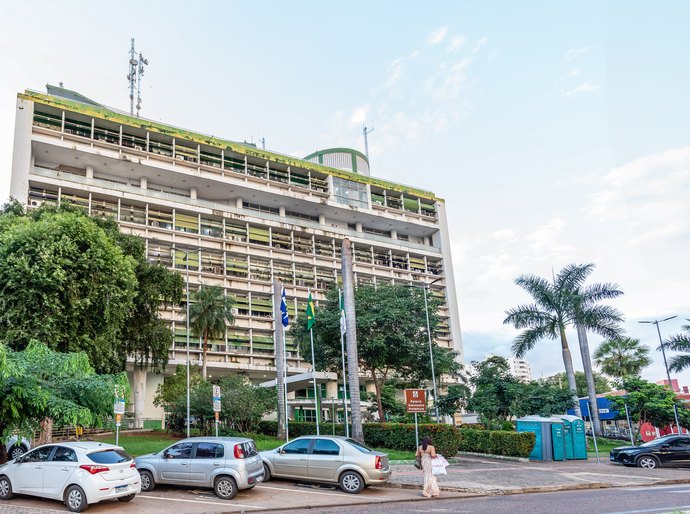 Prefeitura de Cuiabá paga folha de maio com reajuste anual e injeta R$ 146,2 milhões na economia