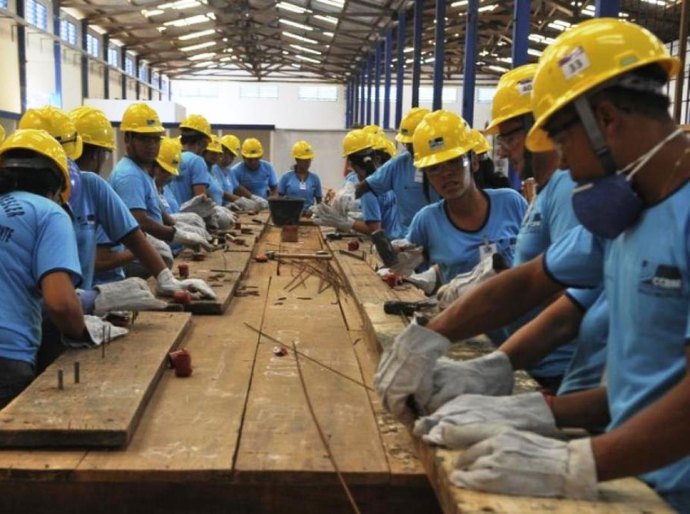 Quase 10 milhões de brasileiros estão com seus contratos de trabalho suspensos